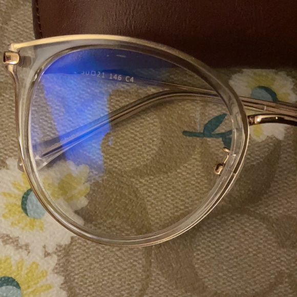 Eyebuydirect Hollie frames in clear - Picture 4 of 6